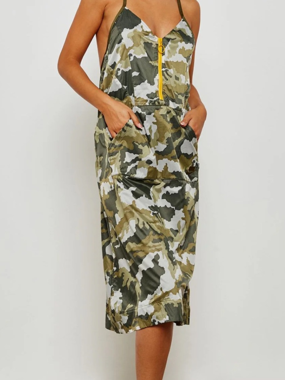 Nike women’s NSW woven camouflage dress size M